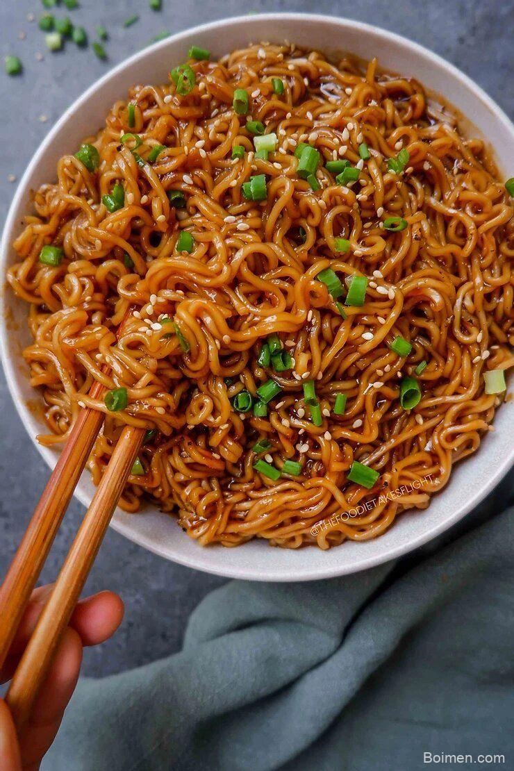 easy saucy ramen noodles vegan